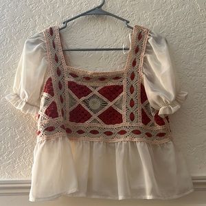 Crochet patterned elegant blouse